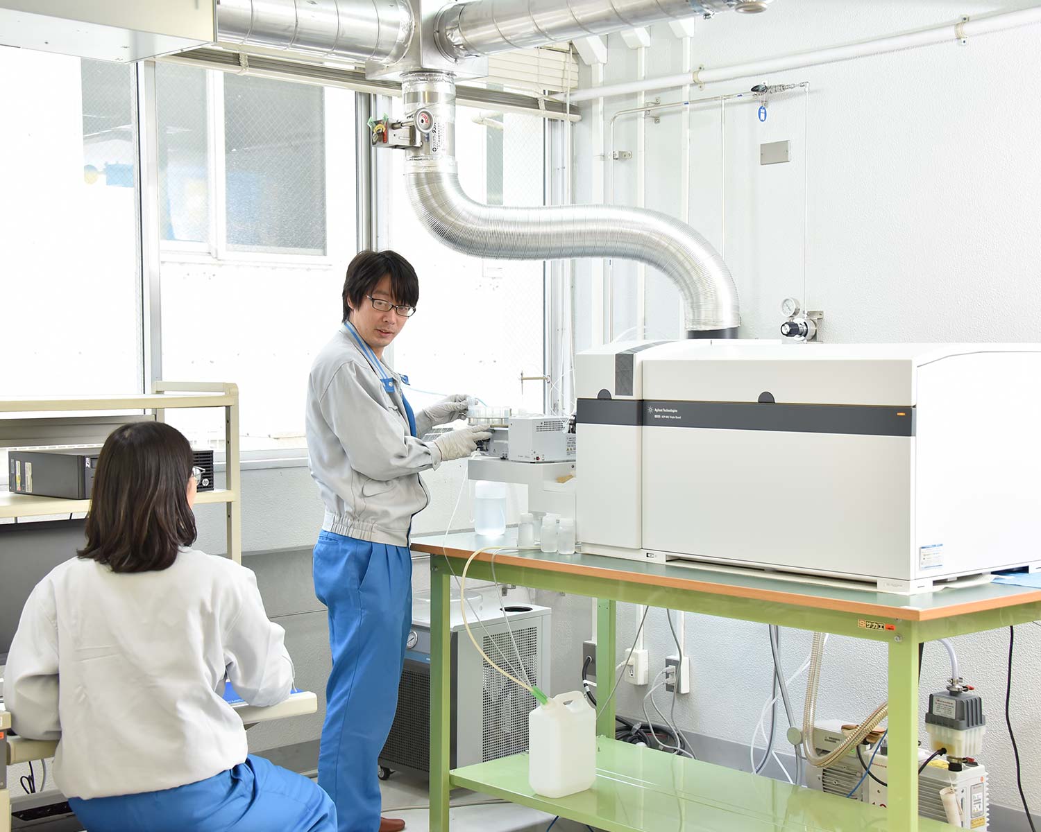 Inductively coupled plasma mass spectrometer (ICP-MS)