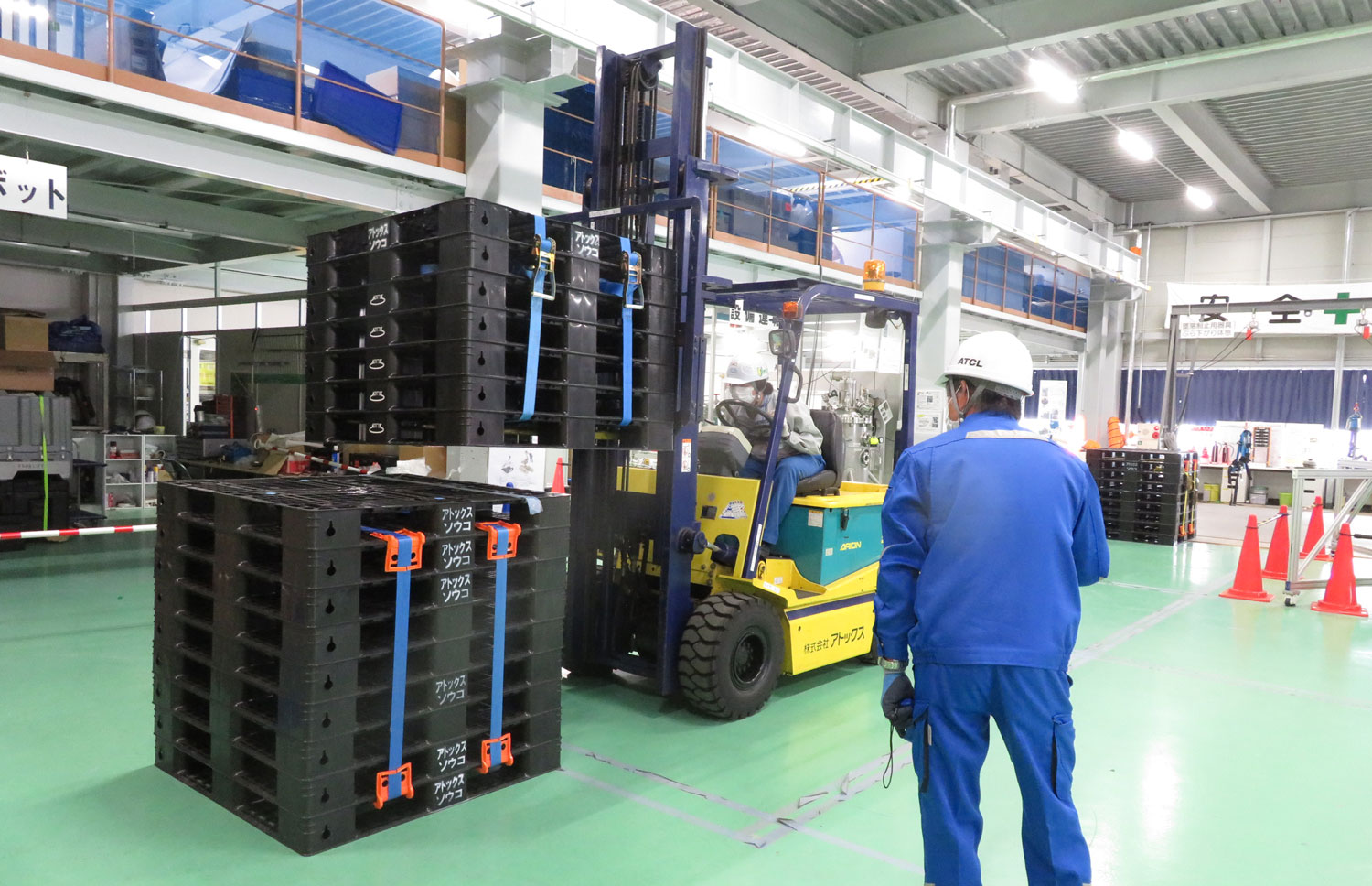 フォークリフト運転操作