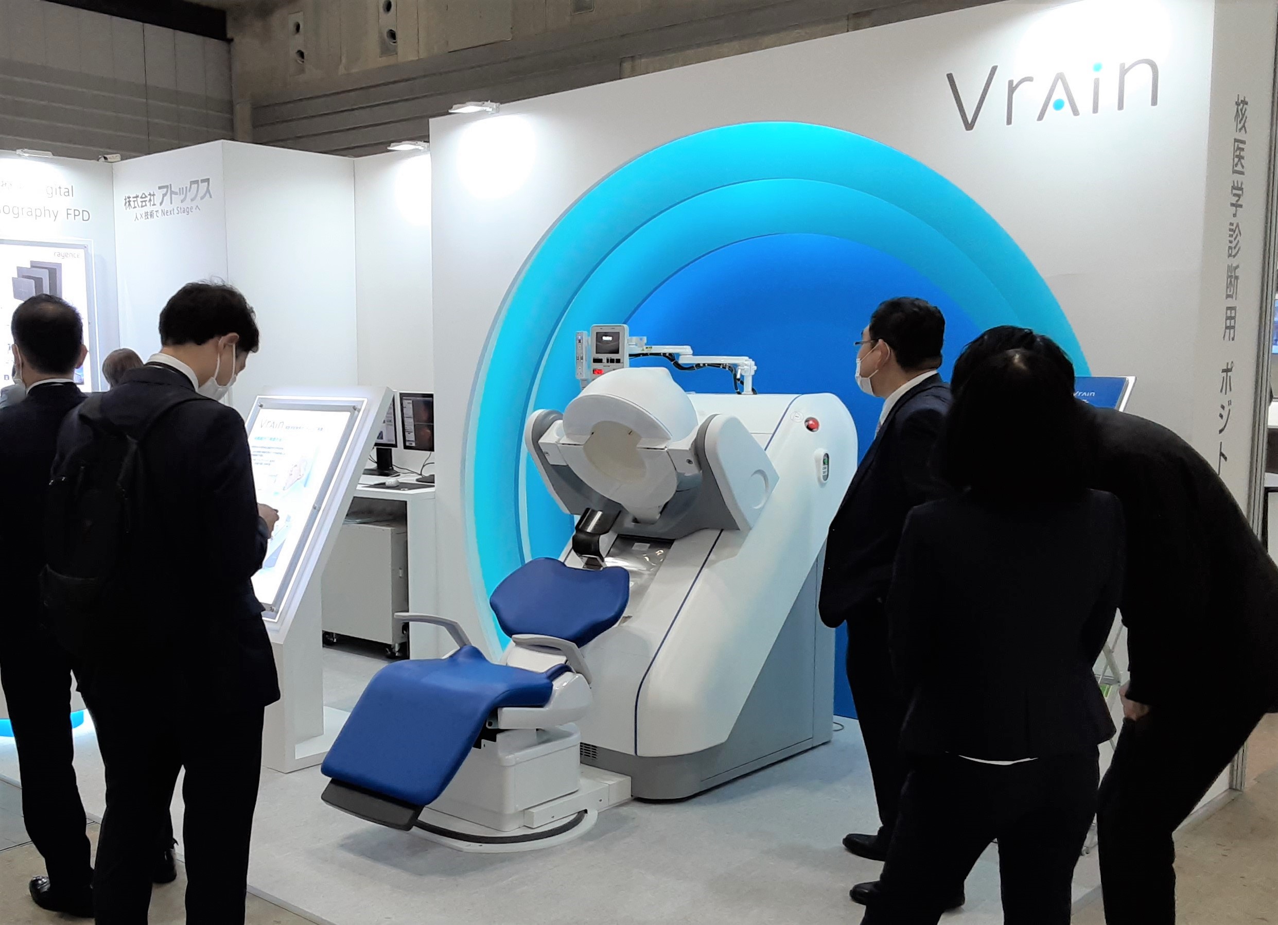 頭部専用PET装置：Vrain